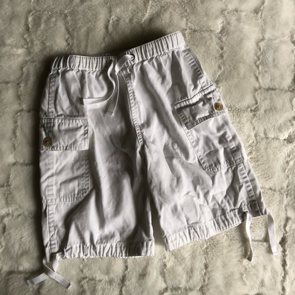 White Hanna Andersson boys shorts size 120=7/8